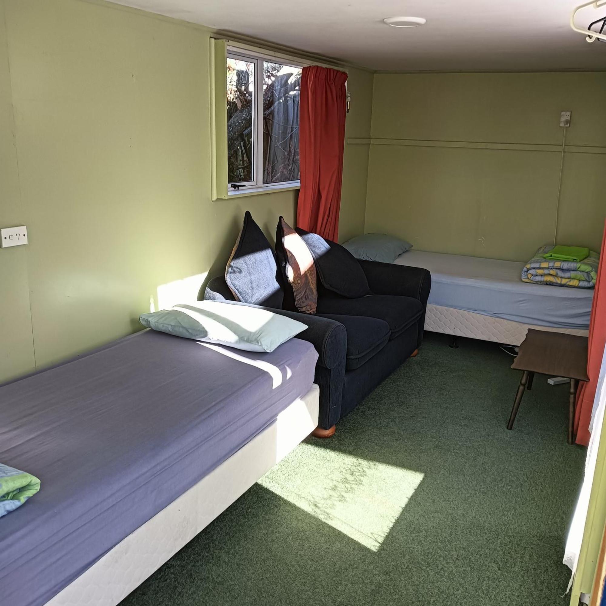 Annies Nirvana Lodge Backpackers 塔卡卡 外观 照片
