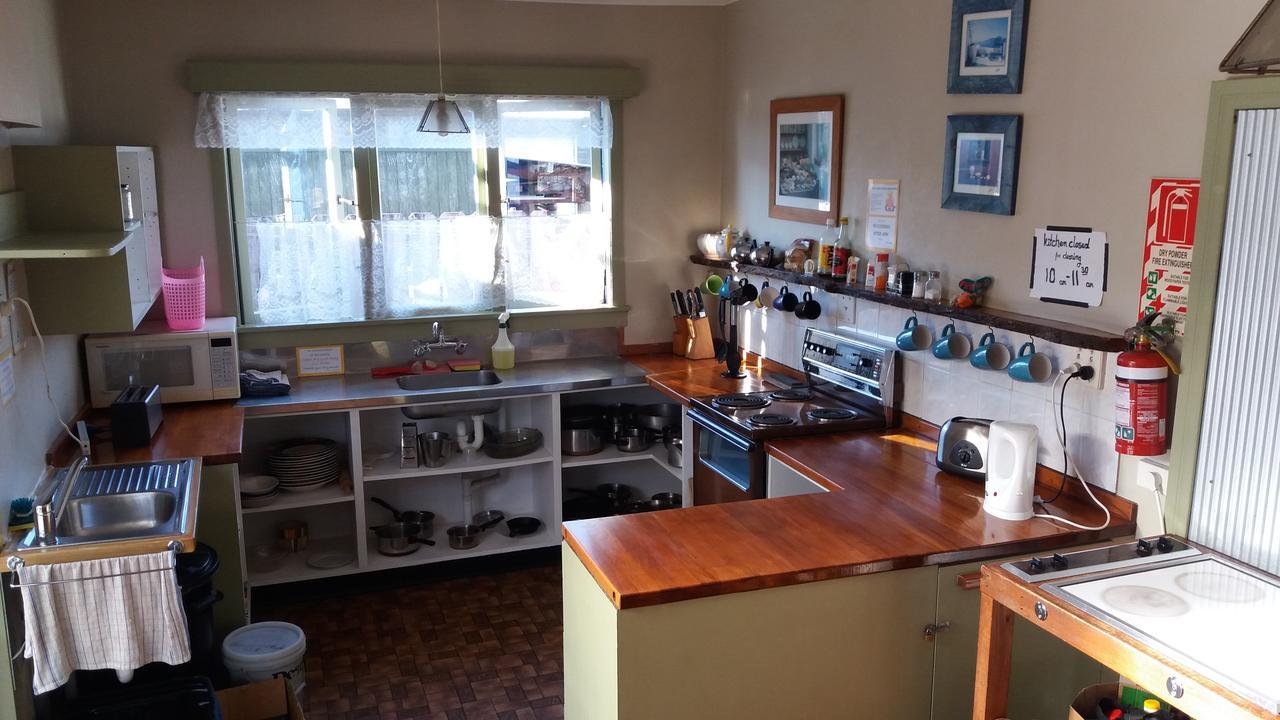 Annies Nirvana Lodge Backpackers 塔卡卡 外观 照片